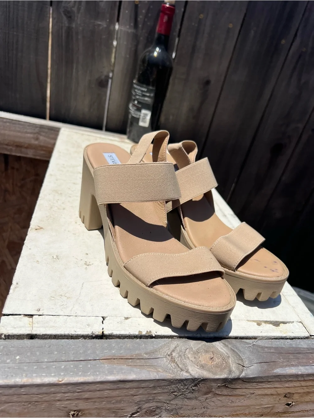 Steve Madden Tan Elastic Strap Chunky Platform Sandals Heels Womens size 9
